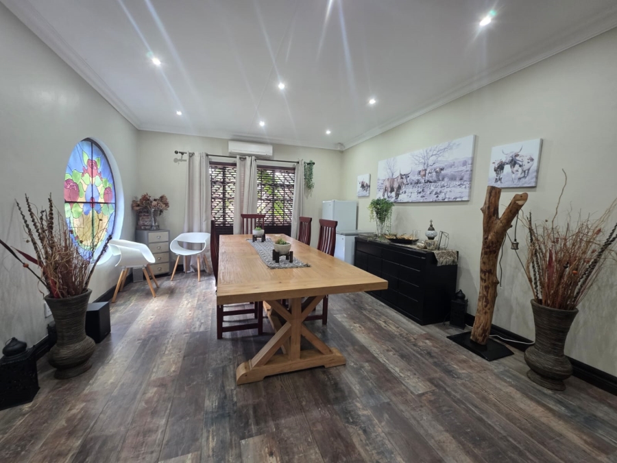 4 Bedroom Property for Sale in Geelhoutpark North West